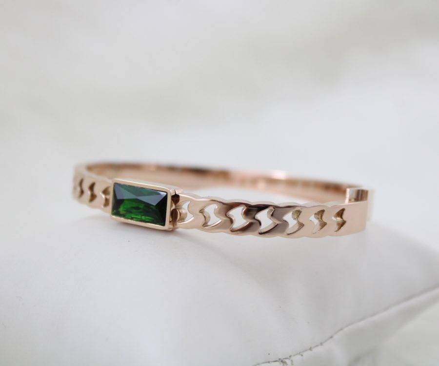 צמיד קשיח רוז גולד בשילוב אבן ירוקה