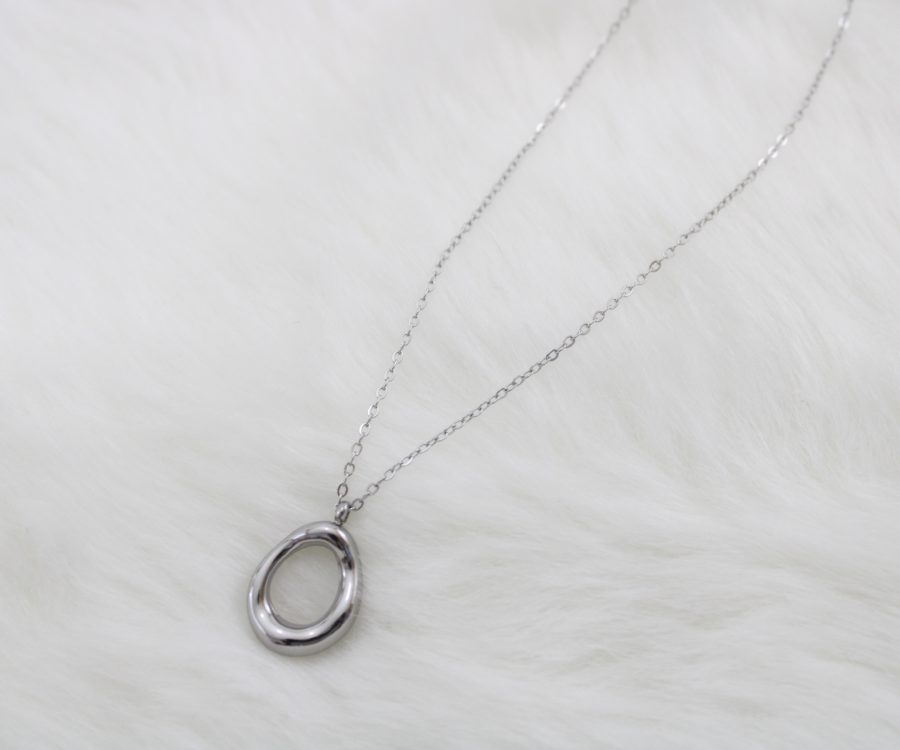 שרשרת בשילוב אלמנט אליפסה מעוצב