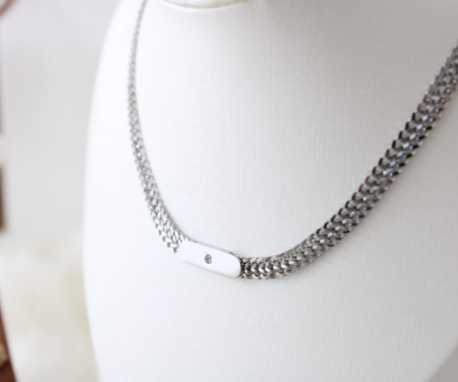 שרשרת גורמט 2 שורות ואלמנט במרכז