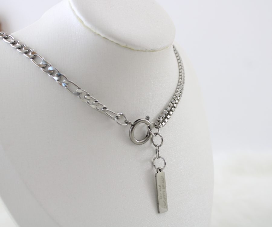 שרשרת גורמט מעוצבת חצי חצי בשילוב אלמנט מרובע נופל