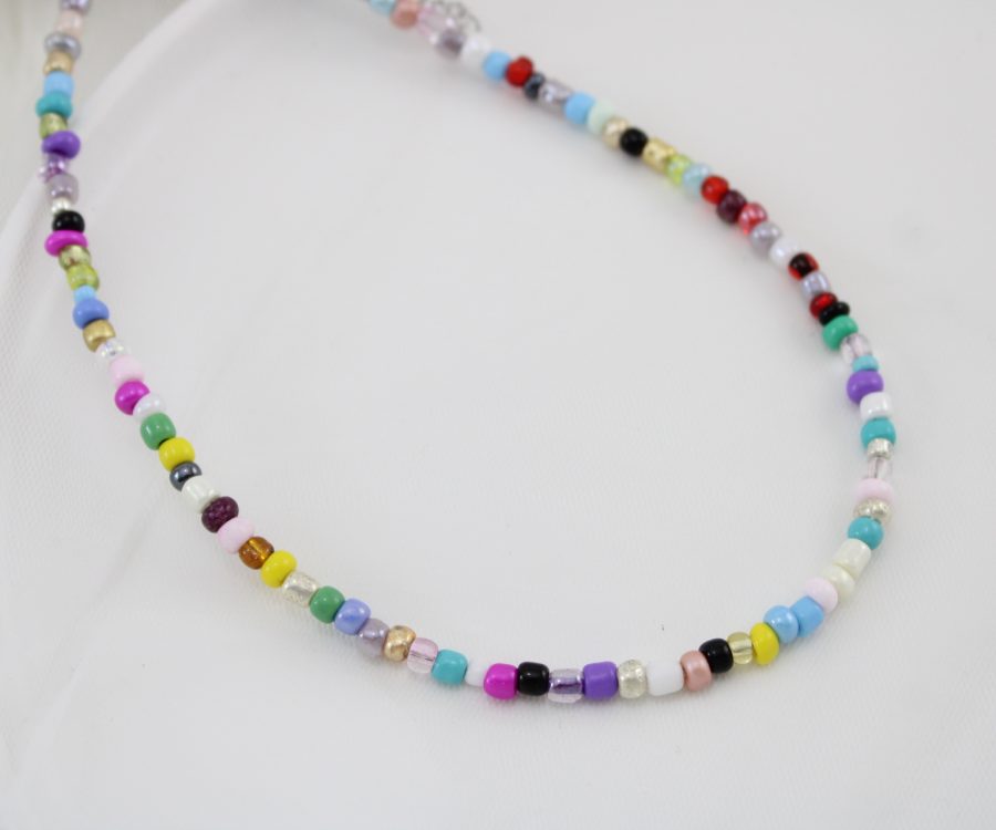שרשרת חרוזים צבעוניים