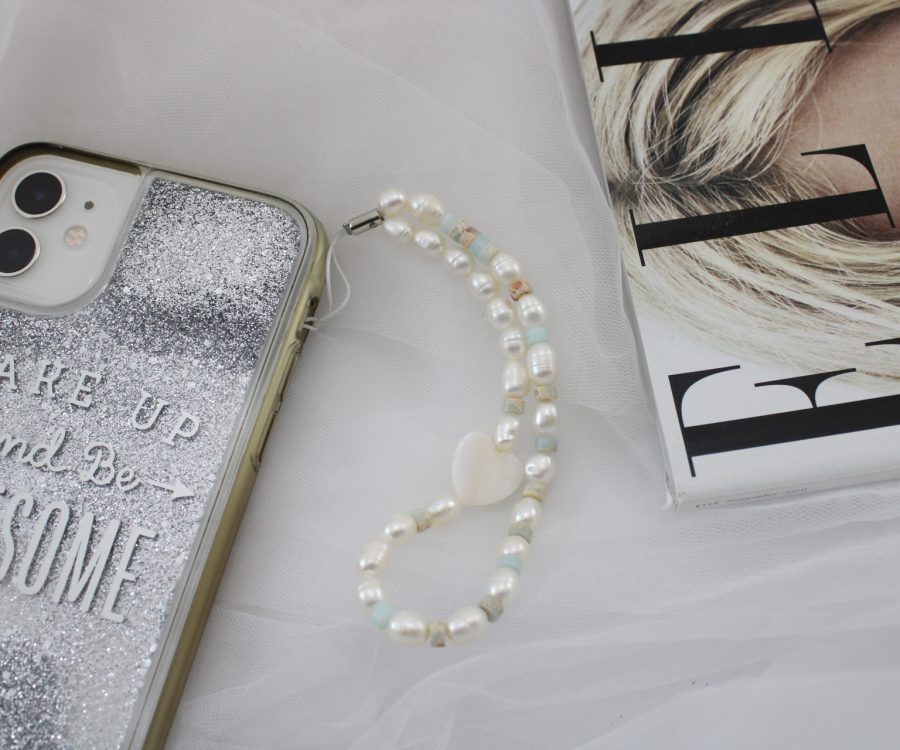 מחזיק לטלפון מעוצב בשילוב פנינים ולב