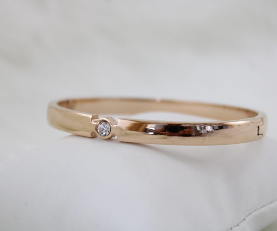 צמיד קשיח רוז גולד בשילוב זרקון