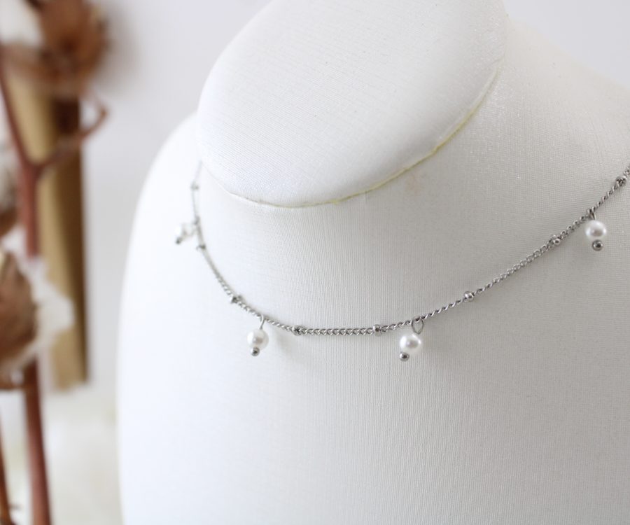 שרשרת מעוצבת בשילוב 5 פנינים נופלים