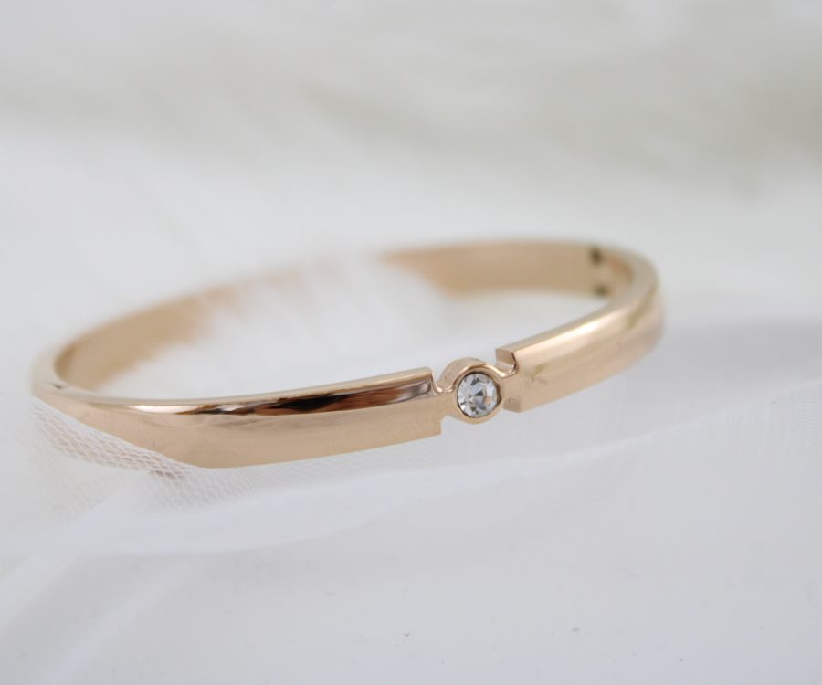 צמיד קשיח רוז גולד בשילוב זרקון