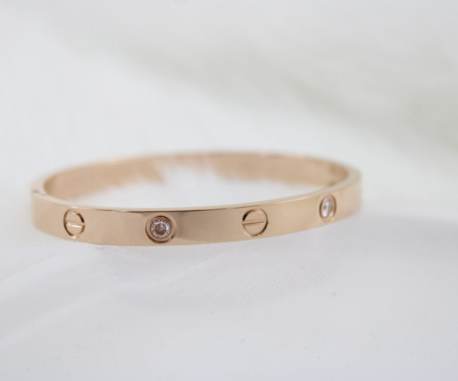 צמיד קשיח רוז גולד חריטות וזרקונים