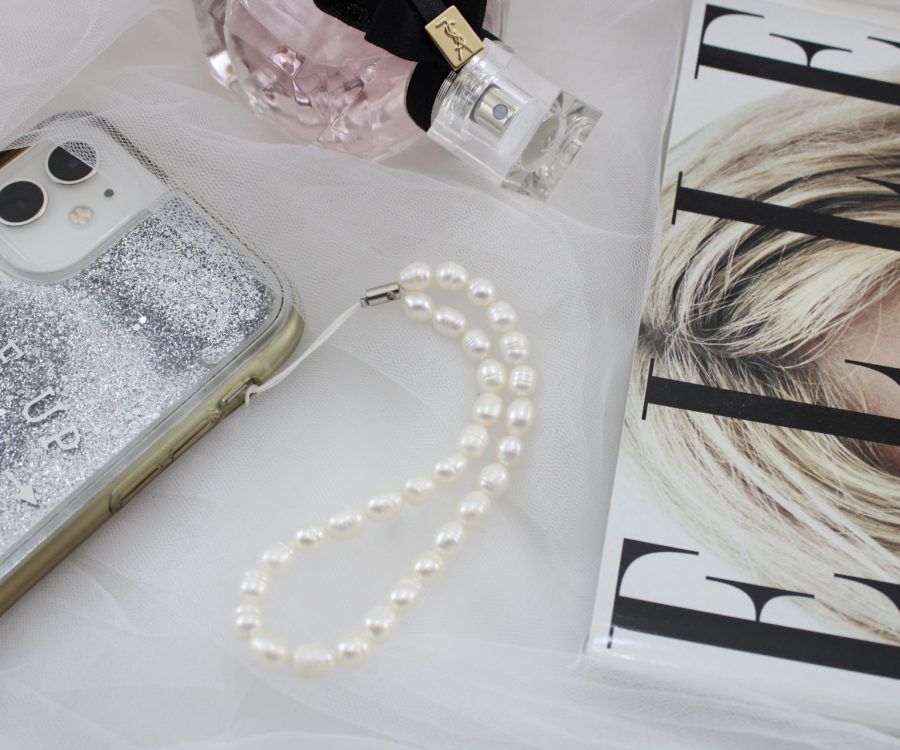 מחזיק לטלפון מעוצב בשילוב פנינים