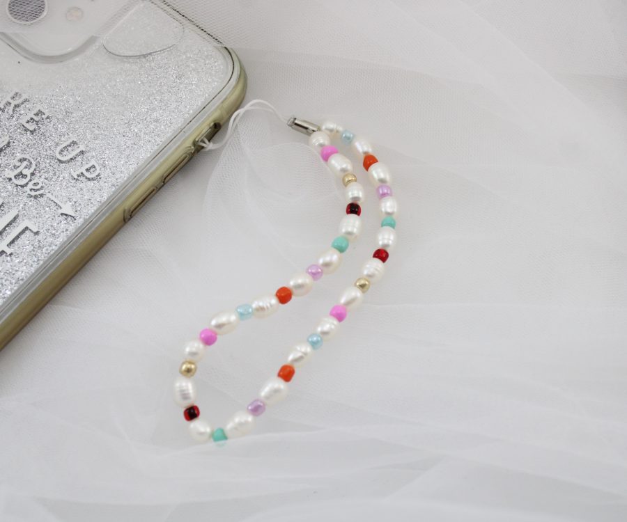 מחזיק לטלפון מעוצב בשילוב פנינים וחרוזים צבעוניים