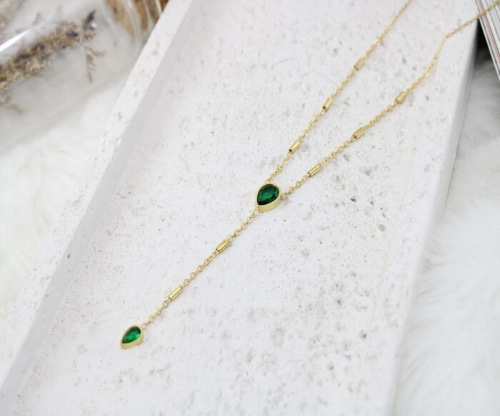 שרשרת טיפה ירוקה נופלת בציפוי זהב