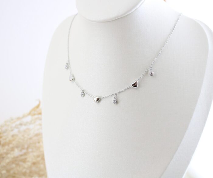 שרשרת לבבות וזרקונים