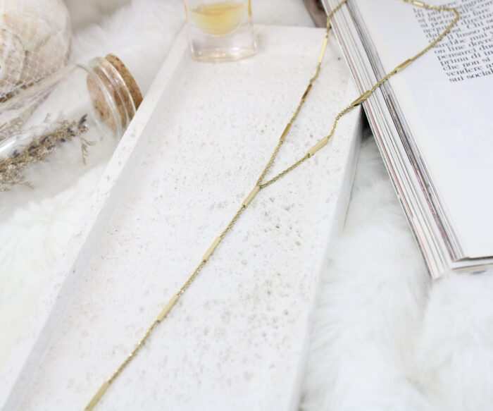 שרשרת פסים נופלת בציפוי זהב