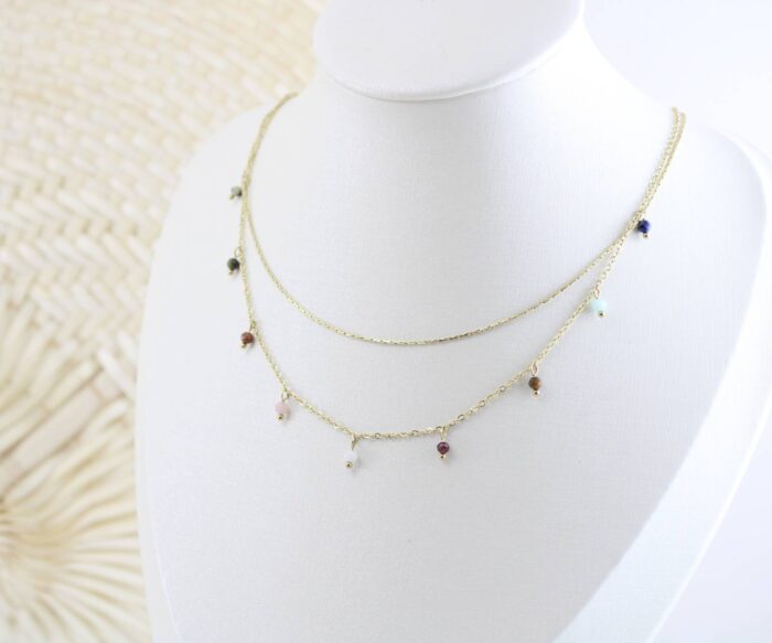 שרשרת כפולה בשילוב אבנים צבעוניות