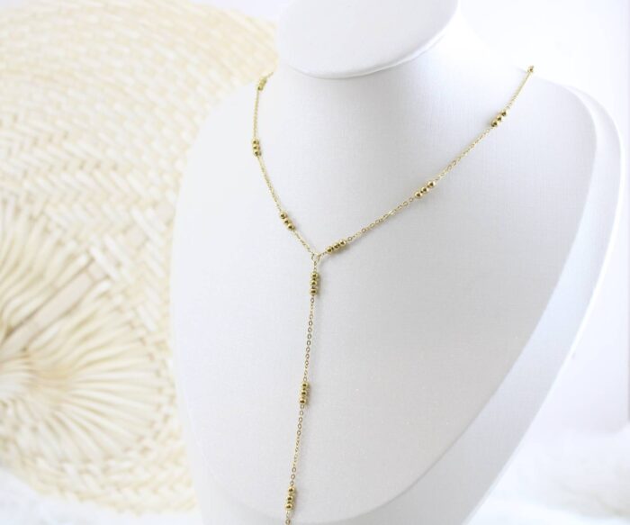 שרשרת נופלת כדורים בציפוי זהב