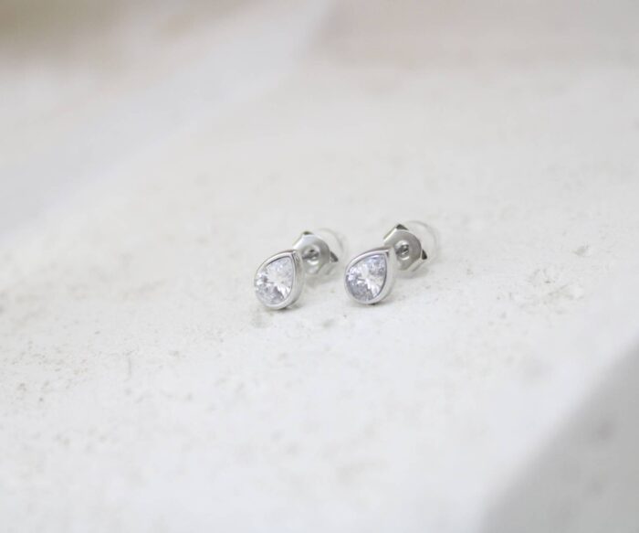 עגילי טיפה צמודים