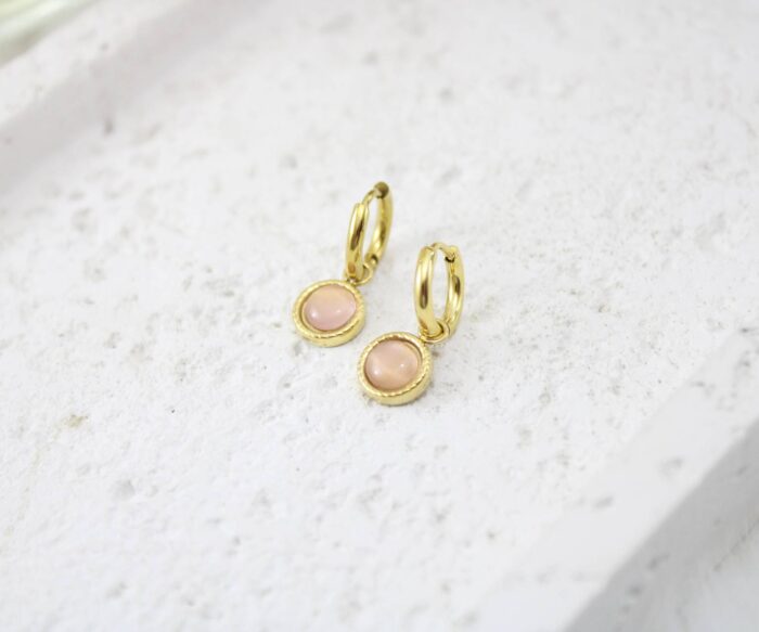 עגילי חישוק קטנים בשילוב אבן ורודה