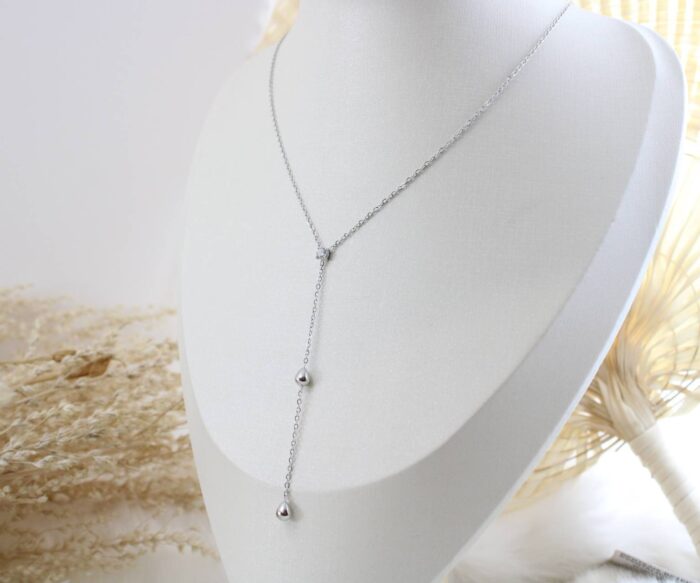 שרשרת זרקון וכדורים נופלת