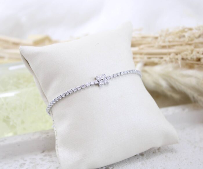 צמיד טניס בשילוב פרח וזרקון