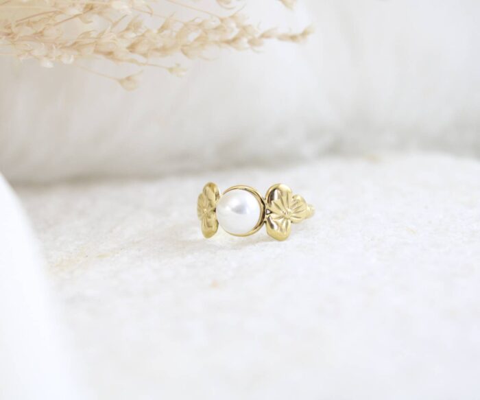 טבעת פרחים ופנינה פתוחה