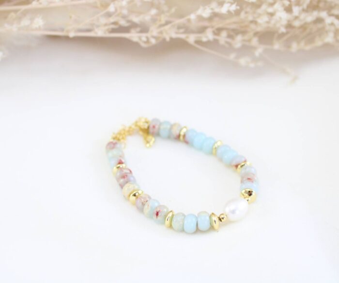 צמיד אבנים תכלת ופנינה בציפוי זהב