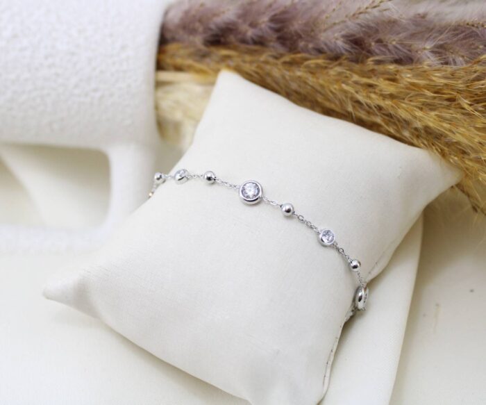 צמיד אבנים ואלמנטים