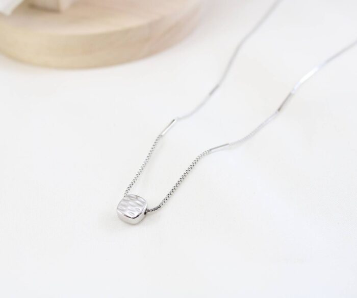 שרשרת מעוצבת מרוקעת