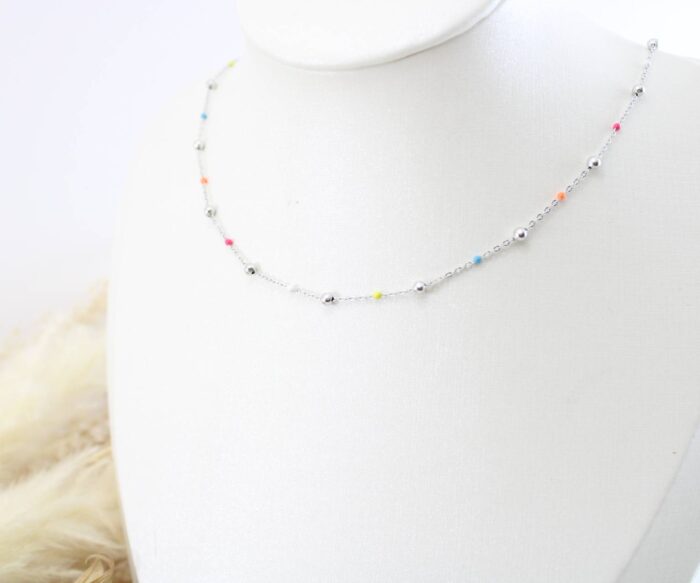 שרשרת אבנים צבעוניות דקה