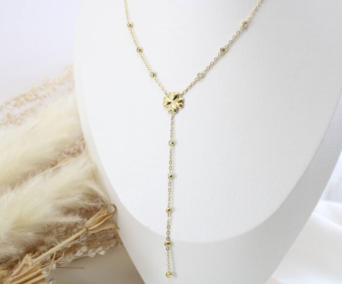 שרשרת לבבות נופלת