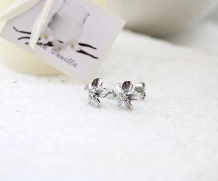 עגילי פרח צמודים