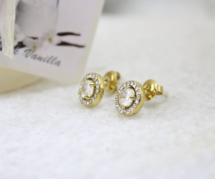 עגילים צמודים משובצים בציפוי זהב