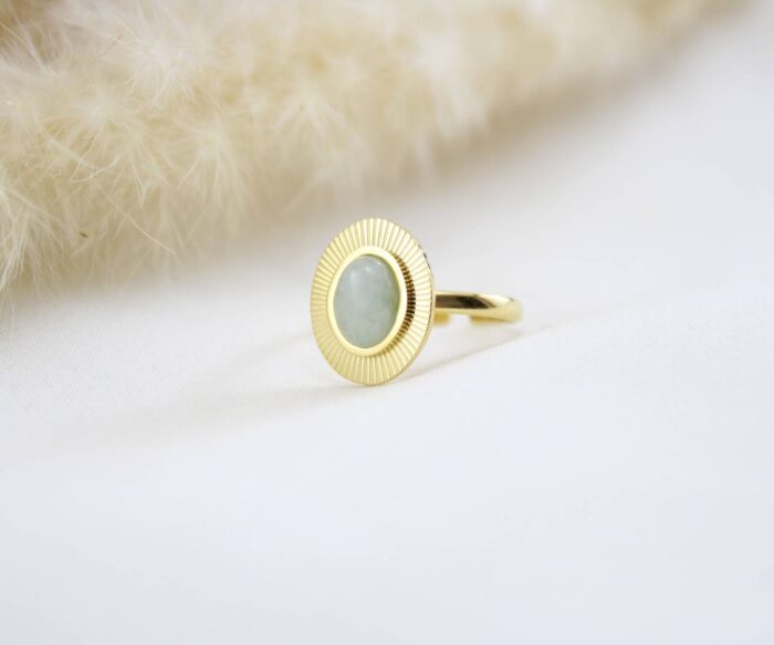 טבעת אבן מלבנית ירוק בהיר