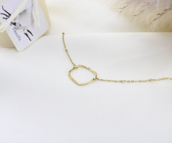 צמיד עיגול מעוצב בציפוי זהב