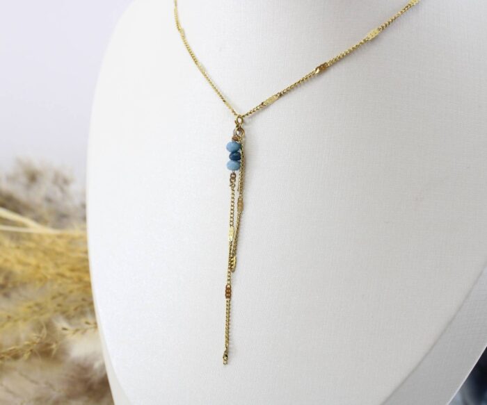 שרשרת נופלת בשילוב אבנים כחולות