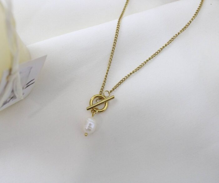 שרשרת גורמט דק בשילוב סוגר T ופנינה